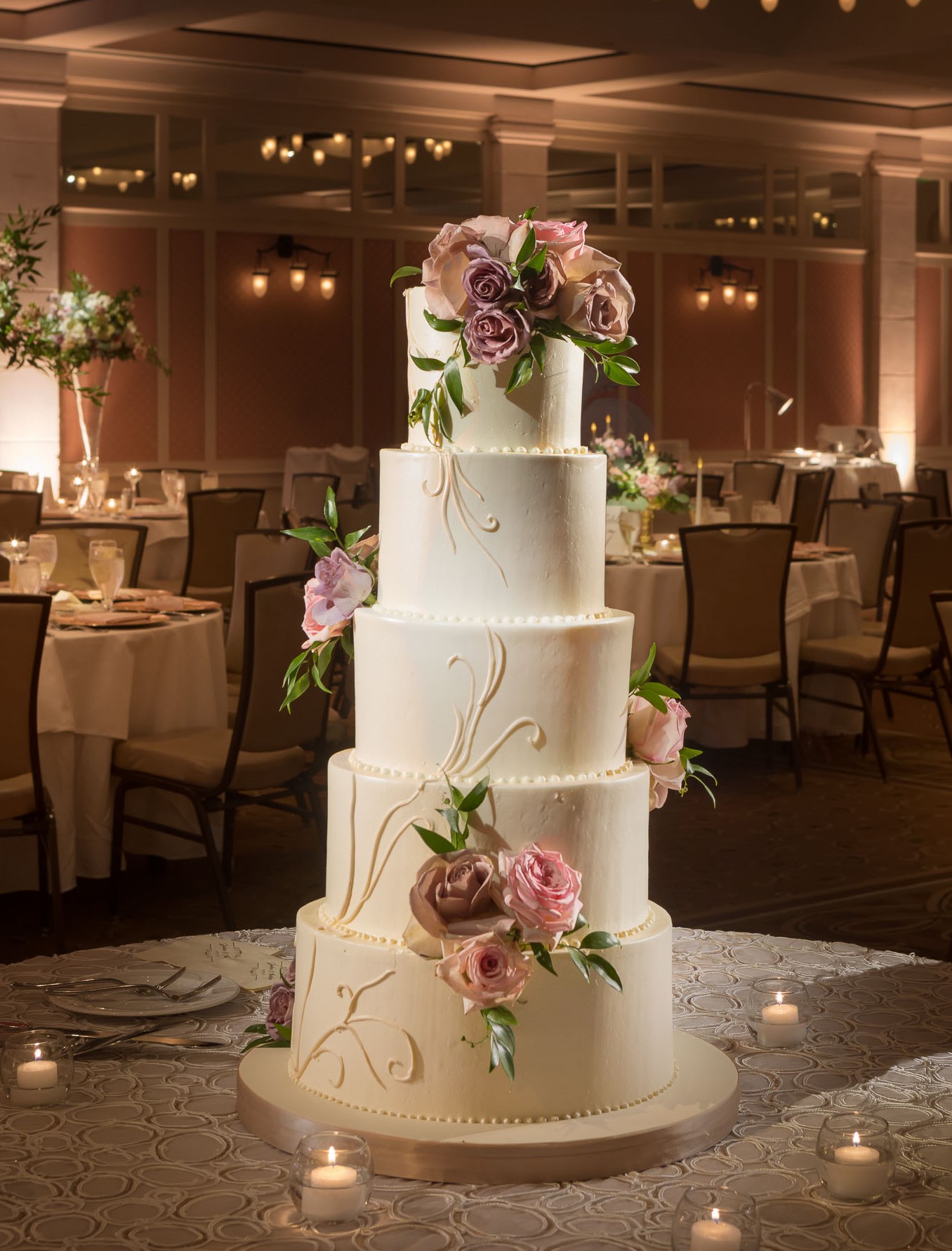 Using Fresh Flowers On Your Wedding Cake Wedding Cakes Topweddingsites Com